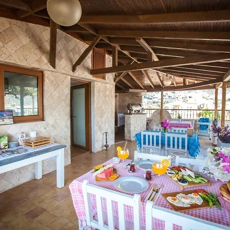 Papermoon & Apart Otel Kaş